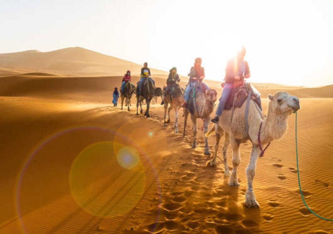 Desert Glamping Experience เมอร์ซูกา ภายนอก รูปภาพ