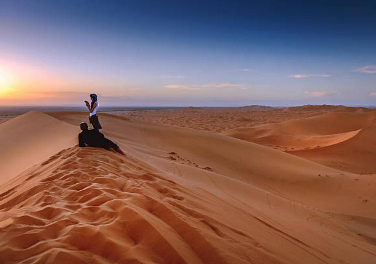 Desert Glamping Experience เมอร์ซูกา ภายนอก รูปภาพ