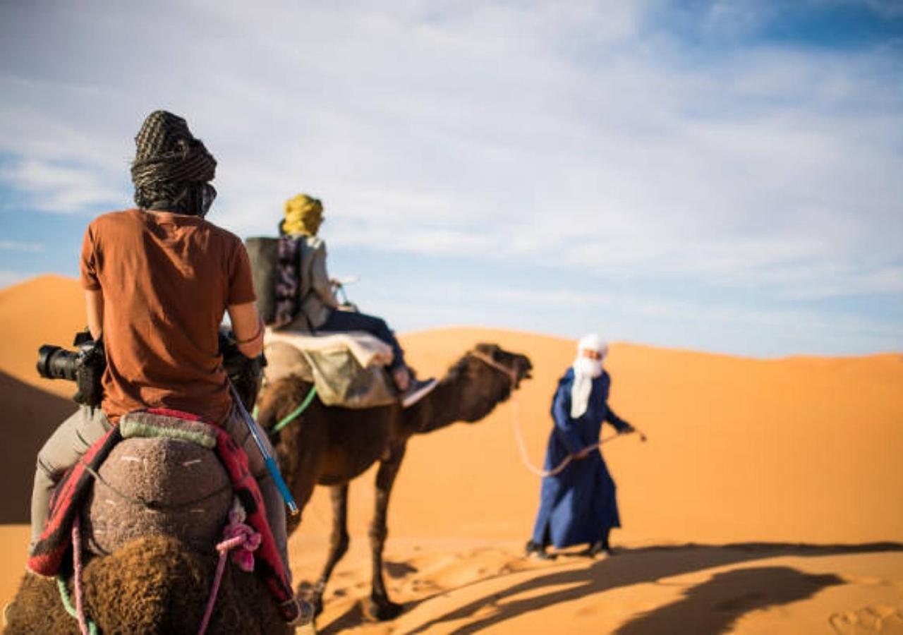 Desert Glamping Experience เมอร์ซูกา ภายนอก รูปภาพ