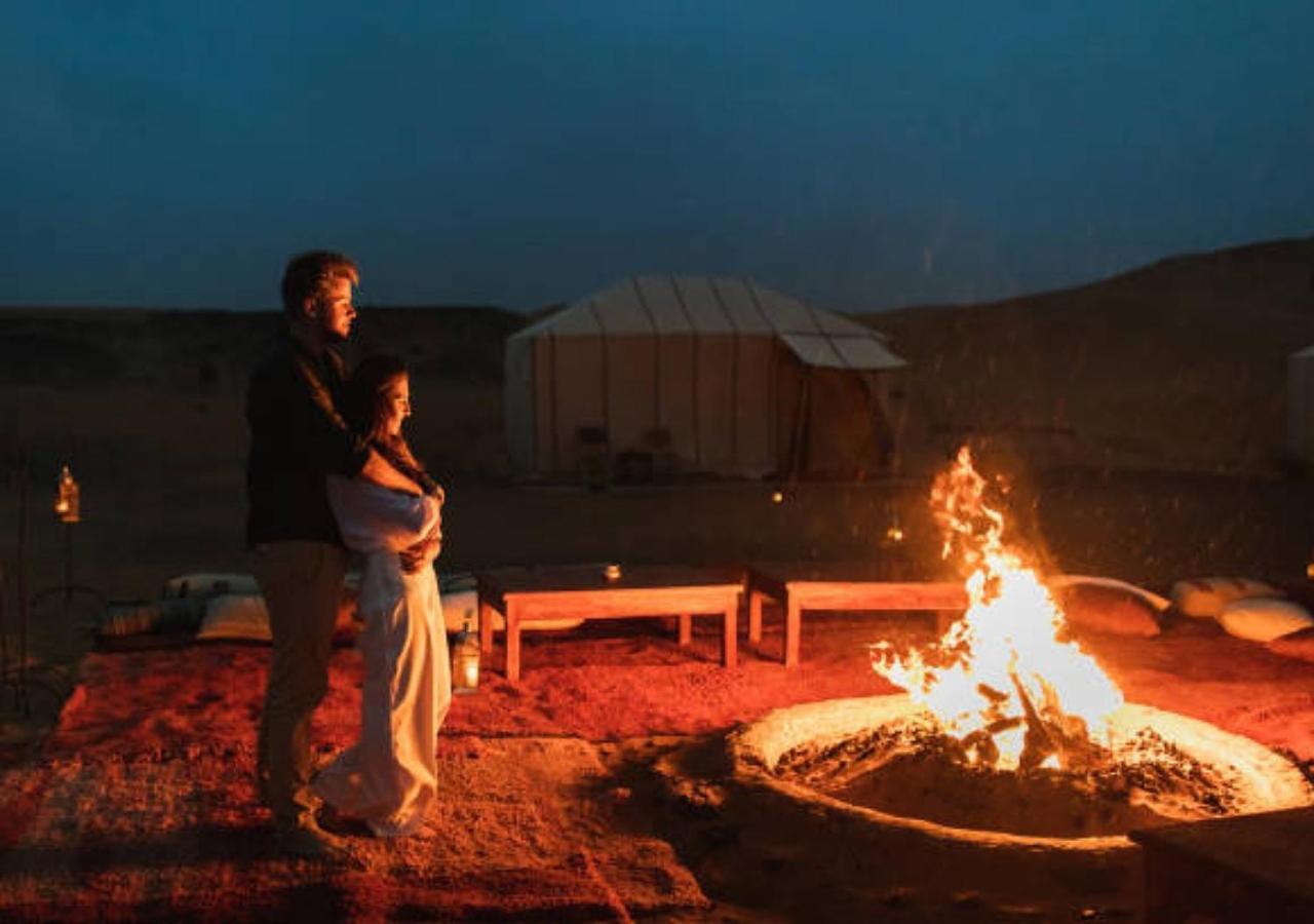 Desert Glamping Experience เมอร์ซูกา ภายนอก รูปภาพ